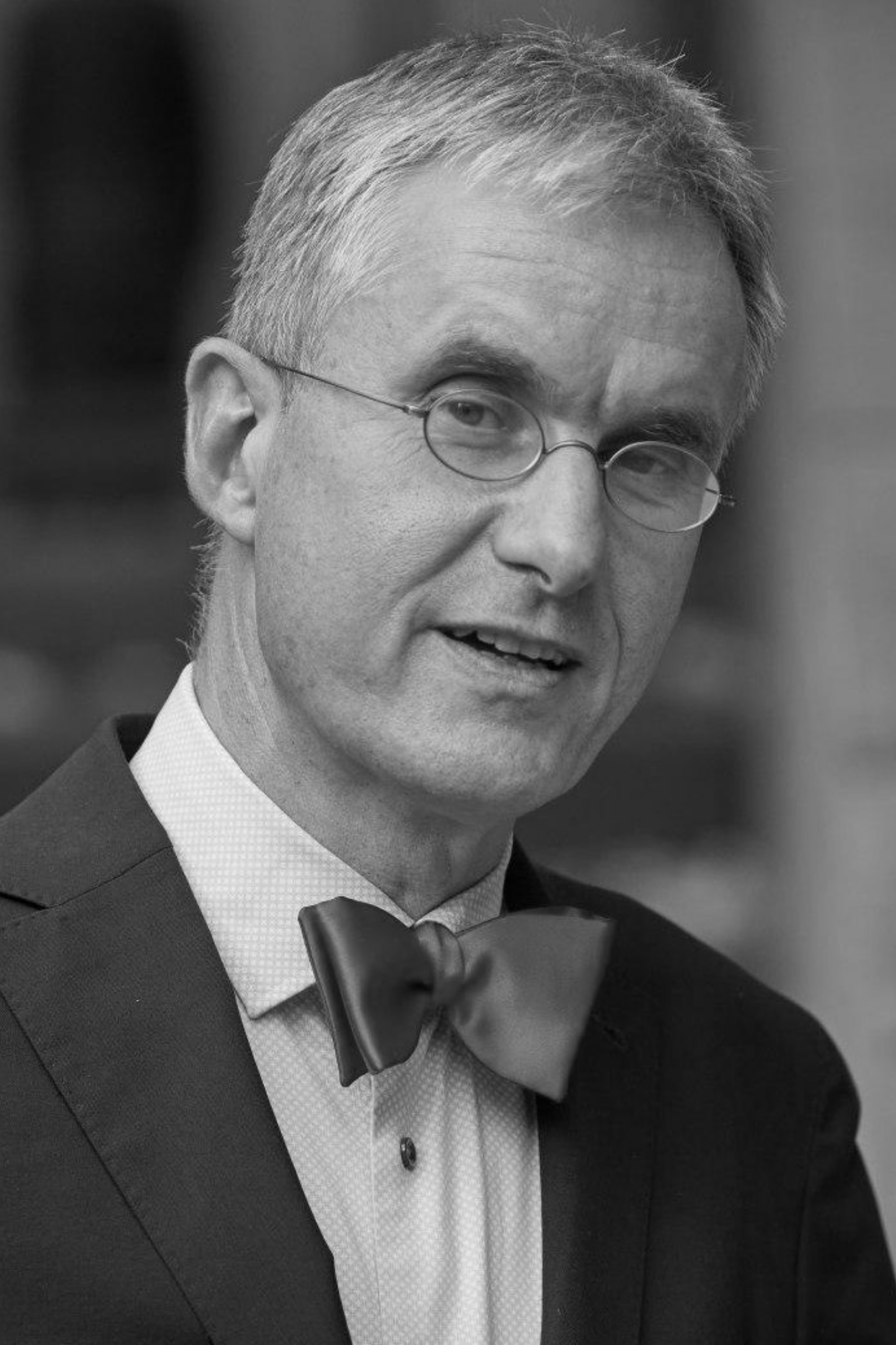Prof. Dr. Ulrich Schlie komprimiert.png